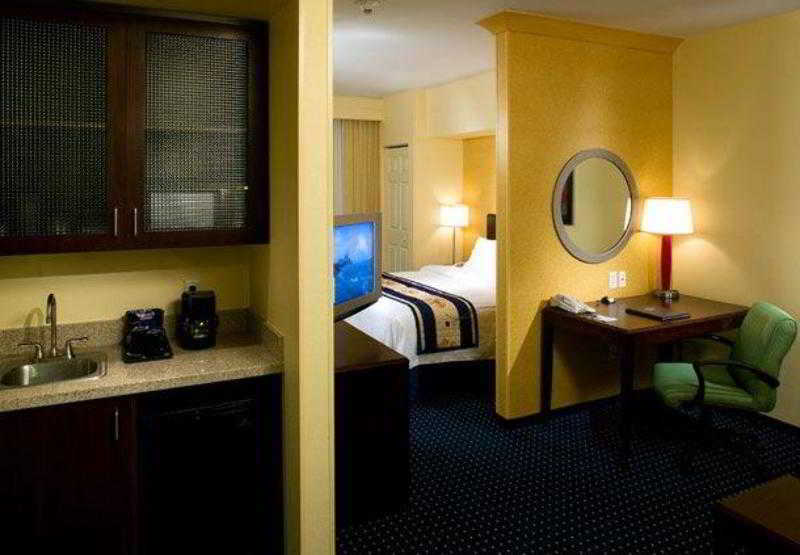 Springhill Suites By Marriott Portland Vancouver Exterior photo